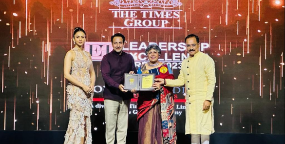 TimesGroupAwards_Dr.SangeetaBhatia_Dr.HarshKamrah