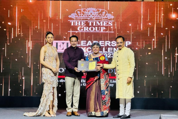 TimesGroupAwards_Dr.SangeetaBhatia_Dr.HarshKamrah